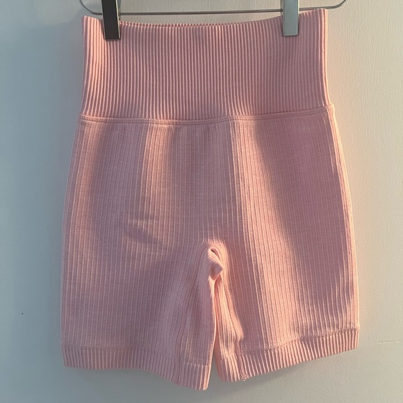 Sarah’s Day x Whitefox - Boardwalk Seamless Bike Shorts Milkshake - Picture 1 of 3